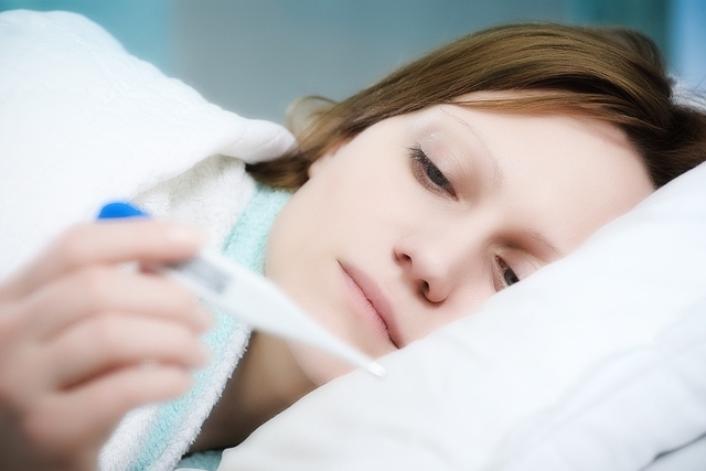 От чего давит глазные яблоки и болит голова