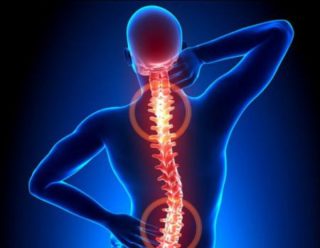 Почему болит спина справа при вдохе