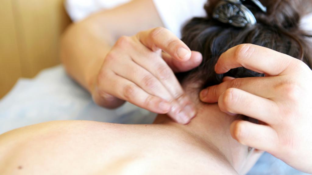 Болит голова сзади что выпить